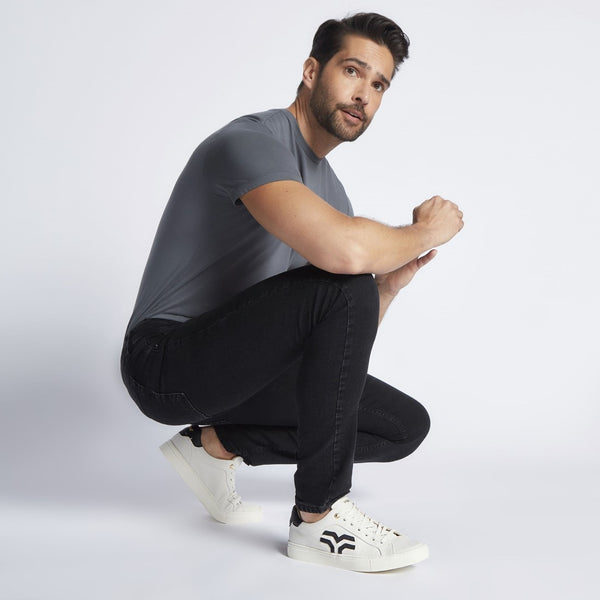 Tenis Couro Flat Preto e Branco 172-A